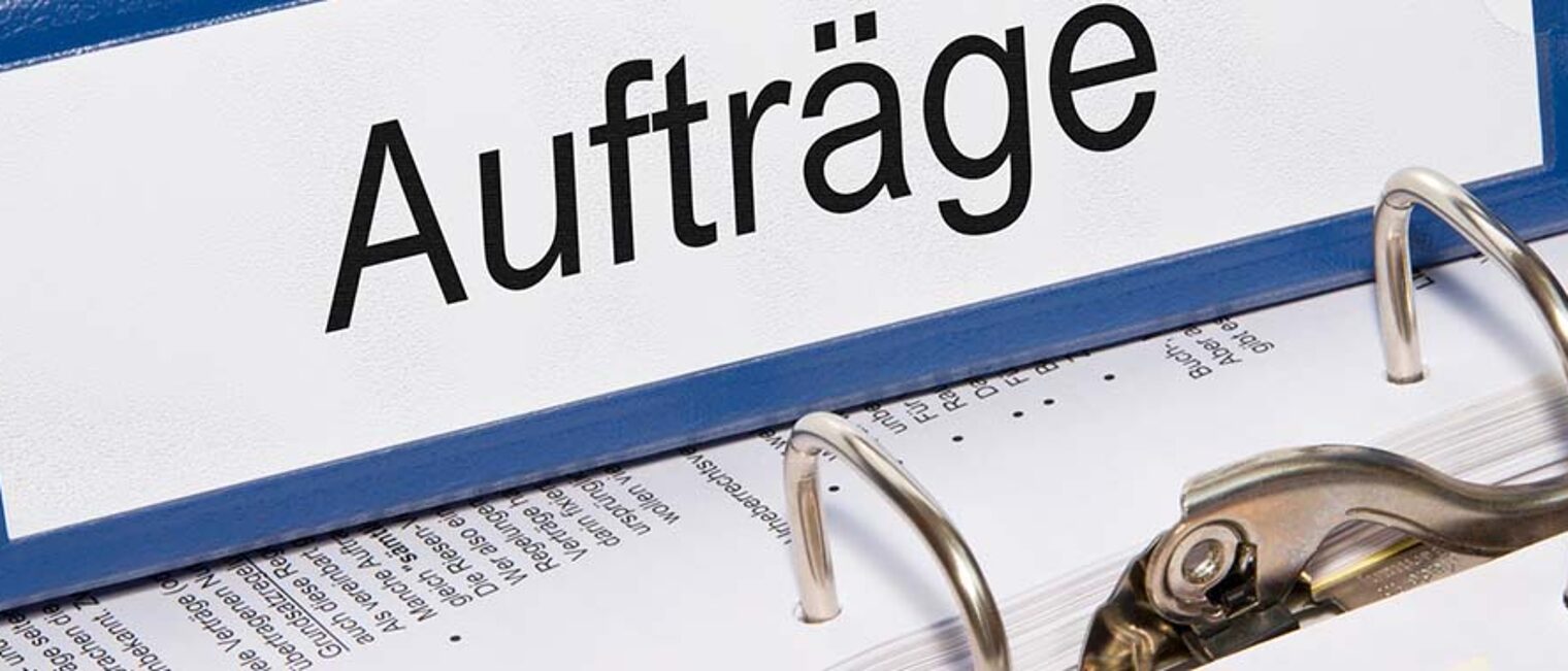 Aufträge Schlagwort(e): auftrag, bestellung, auftragsbuch, aufträge, auftragslage, auftragsbücher, auftragseingang, geschäft, verkauf, konjunktur, aufschwung, firma, unternehmen, verwaltung, geschäftspartner, existenzgründung, wirtschaft, handwerk, kunde, kundenauftrag, auftraggeber, dienstleistung, bestellen, verkaufen, laden, büro, büroarbeit, büroalltag, geld, erfolg, geschäfte, geschäftlich, firmen, unternehmer, erfolgreich, kunden, arbeit, bürokratie, vergabe, vergeben, business, shop, arbeitsplatz, akte, ordner, mitarbeiter, personal, order, existenzgründer, aktenordner