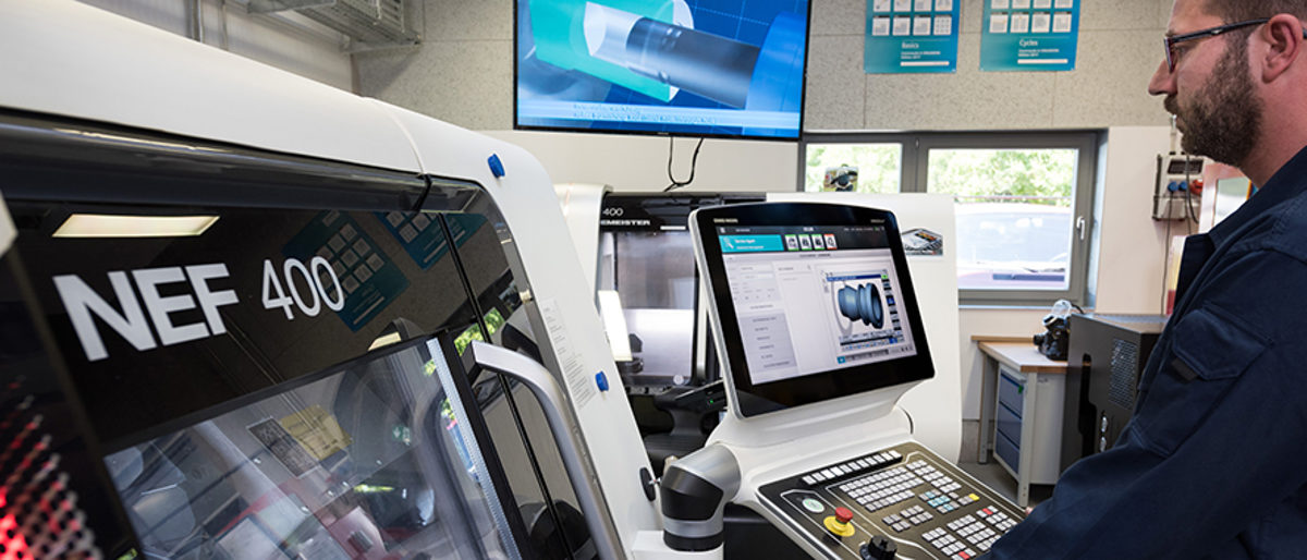HWK, Digitalisierung, Digital, Handwerk, Handwerker, CNC Maschine, Bildungszentrum