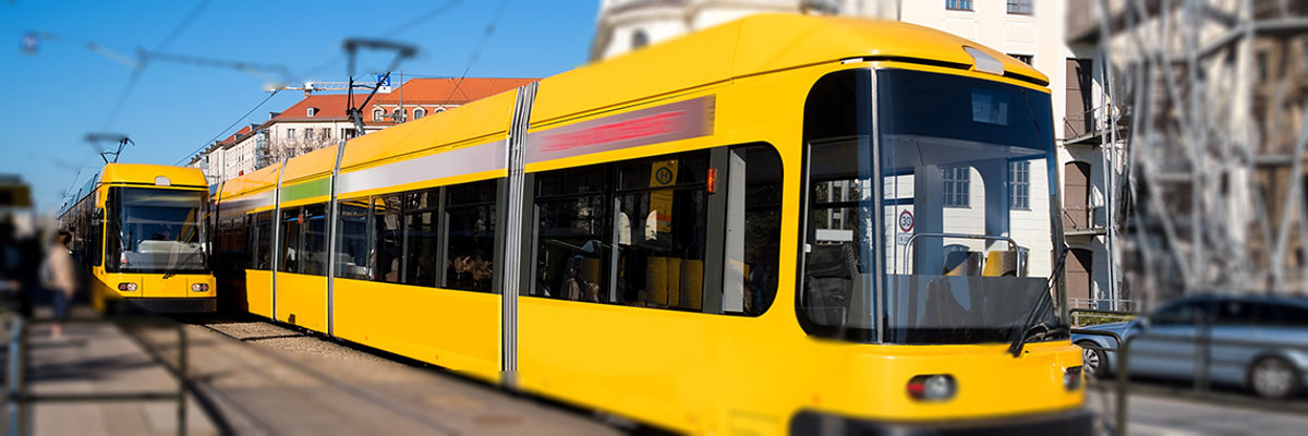 dresden, strassenbahn, straßenbahn, bahn, stadtmitte, schiene, personentransport, personenbeförderung, dresdner verkehrsbetriebe, schienenverkehr, transport, verkehr, tram, trambahn, elektroantrieb, schienen, nahansicht, haltestelle