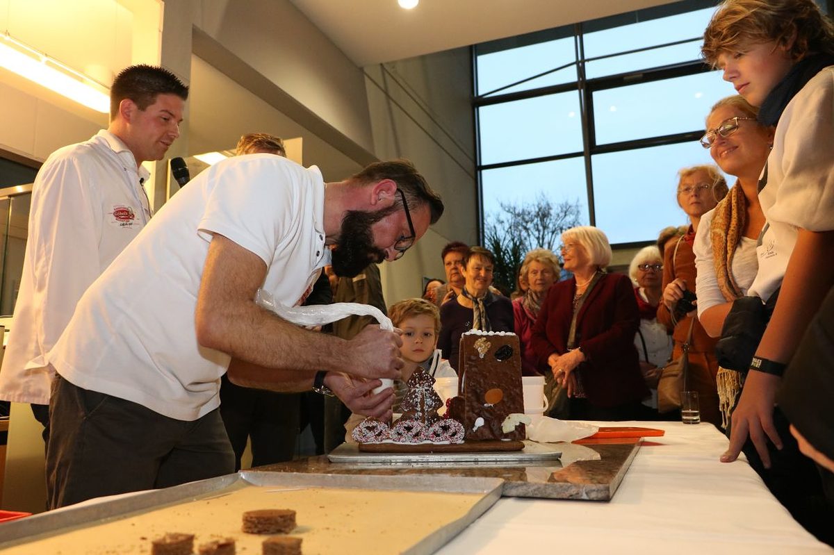 Weihnachtsbäckerei 54