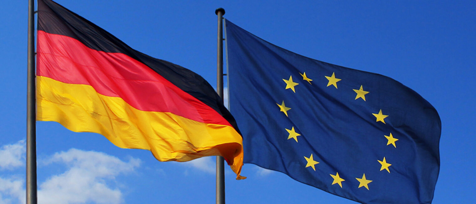 flaggen, fahnen, blau, blauer, himmel, bundestag, demokratie, deutsch, deutsches, volk, deutschland, deutschlandfahne, deutschlandflagge, europa, europaflagge, europe, fahne, fahnenmast, flagge, freiheit, frieden, fussball, fußball, germany, geschichte, gold, history, international, kanzler, mensch, menschen, nation, national, nationalflagge, nationalität, parlament, regierung, reise, reisen, rot, schwarz, sonne, staat, symbol, tourismus, wehen, wind, wolken, reichstag, berlin