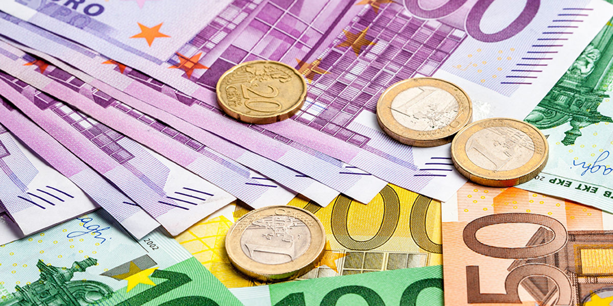 geld, euro, kredit, finanzen, währung, geldscheine, vermögen, banknoten, banknote, geldmünzen, ezb, reichtum, viel, eurokrise, münze, kapital, bank, business, einkommen, gehalt, kosten, münzen, reich, lottogewinn, euros, euroscheine, euroschein, geldschein, millionen, steuern, anlage, sparen, 50, 100, 200, 500, schein, scheine, geldanlage