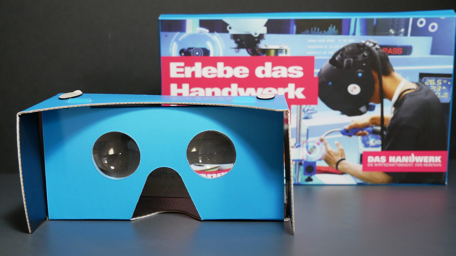 VR Brille Pappkarton