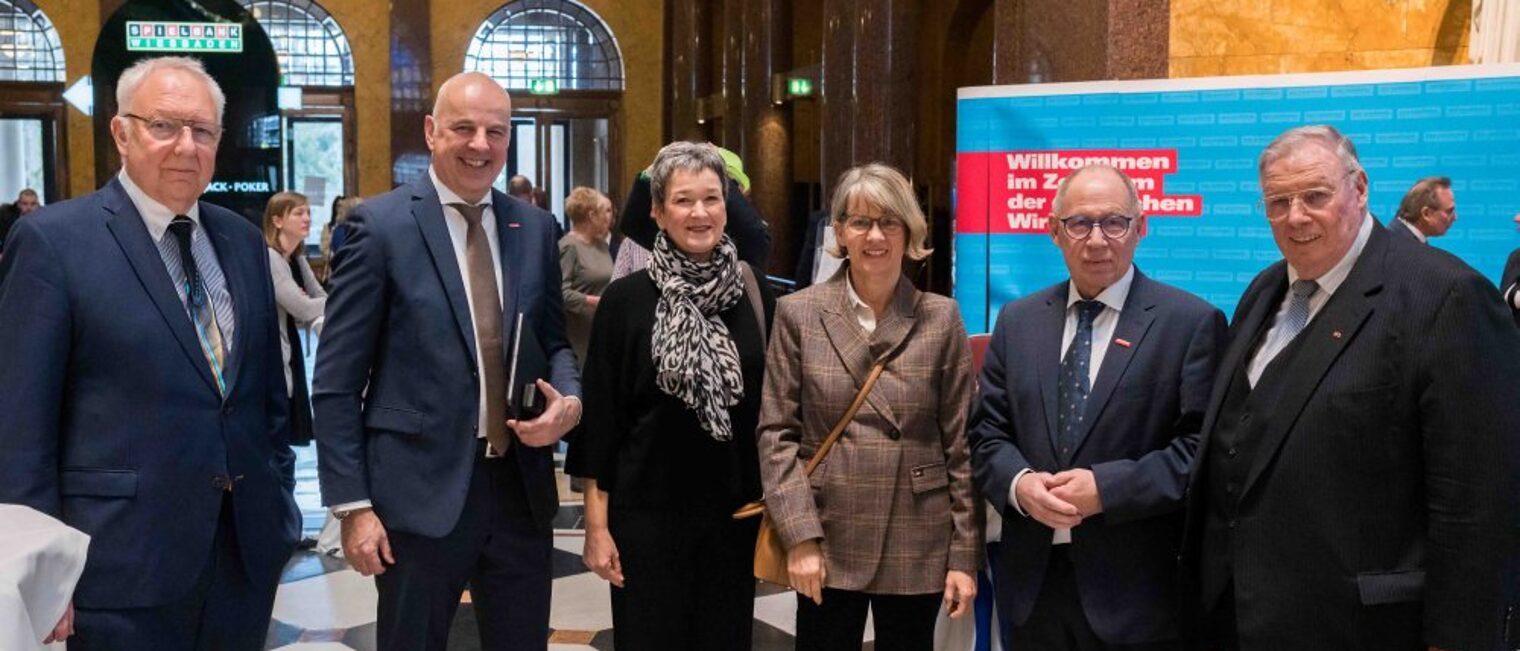 Impressionen der Meisterfeier des Jahrgangs 2022 am 18. Februar 2023 vor und w&auml;hrend der Veranstaltung im Kurhaus Wiesbaden.