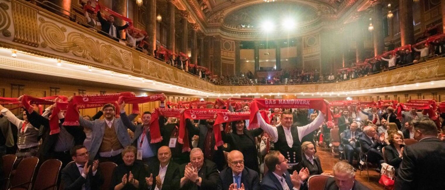 Impressionen der Meisterfeier des Jahrgangs 2022 am 18. Februar 2023 vor und w&auml;hrend der Veranstaltung im Kurhaus Wiesbaden.