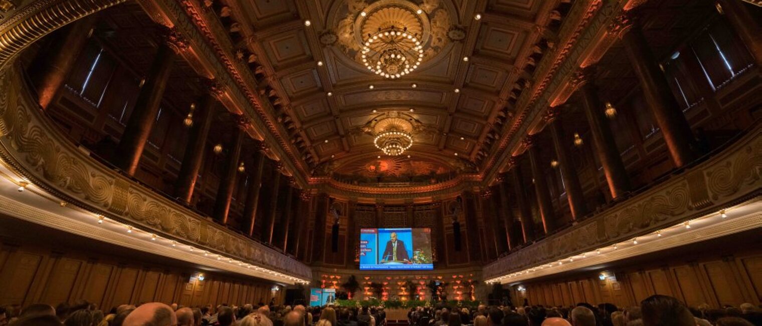 Impressionen der Meisterfeier des Jahrgangs 2022 am 18. Februar 2023 vor und w&auml;hrend der Veranstaltung im Kurhaus Wiesbaden.