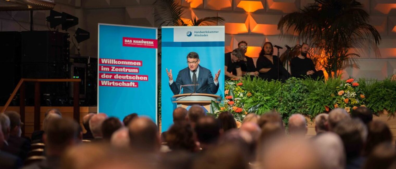 Impressionen der Meisterfeier des Jahrgangs 2022 am 18. Februar 2023 vor und w&auml;hrend der Veranstaltung im Kurhaus Wiesbaden.