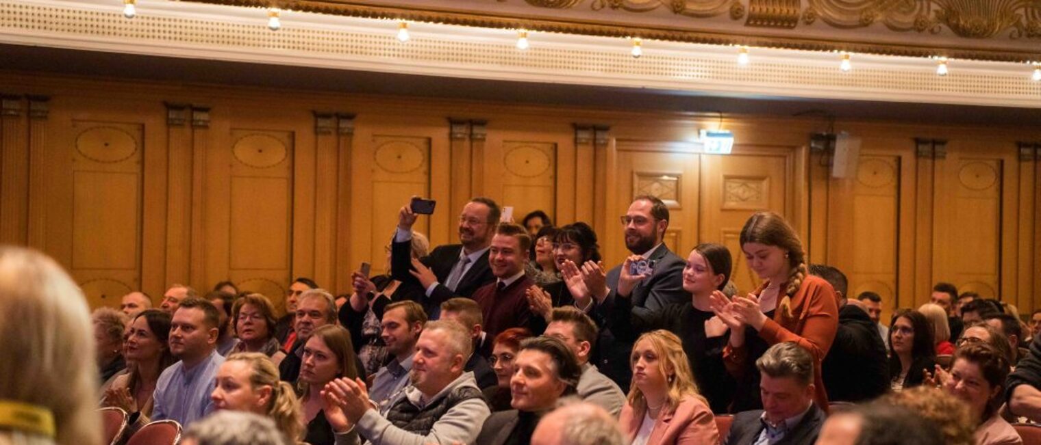 Impressionen der Meisterfeier des Jahrgangs 2022 am 18. Februar 2023 vor und w&auml;hrend der Veranstaltung im Kurhaus Wiesbaden.