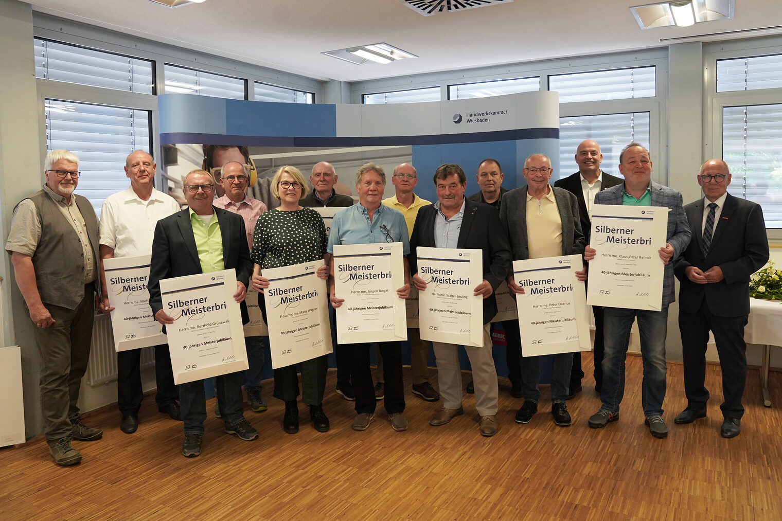 Die Handwerksmeisterinnen und Handwerksmeister der Kreishandwerkerschaft Gießen erhielten für 40 Jahre Meisterschaft ihren Silbernen Meisterbrief.