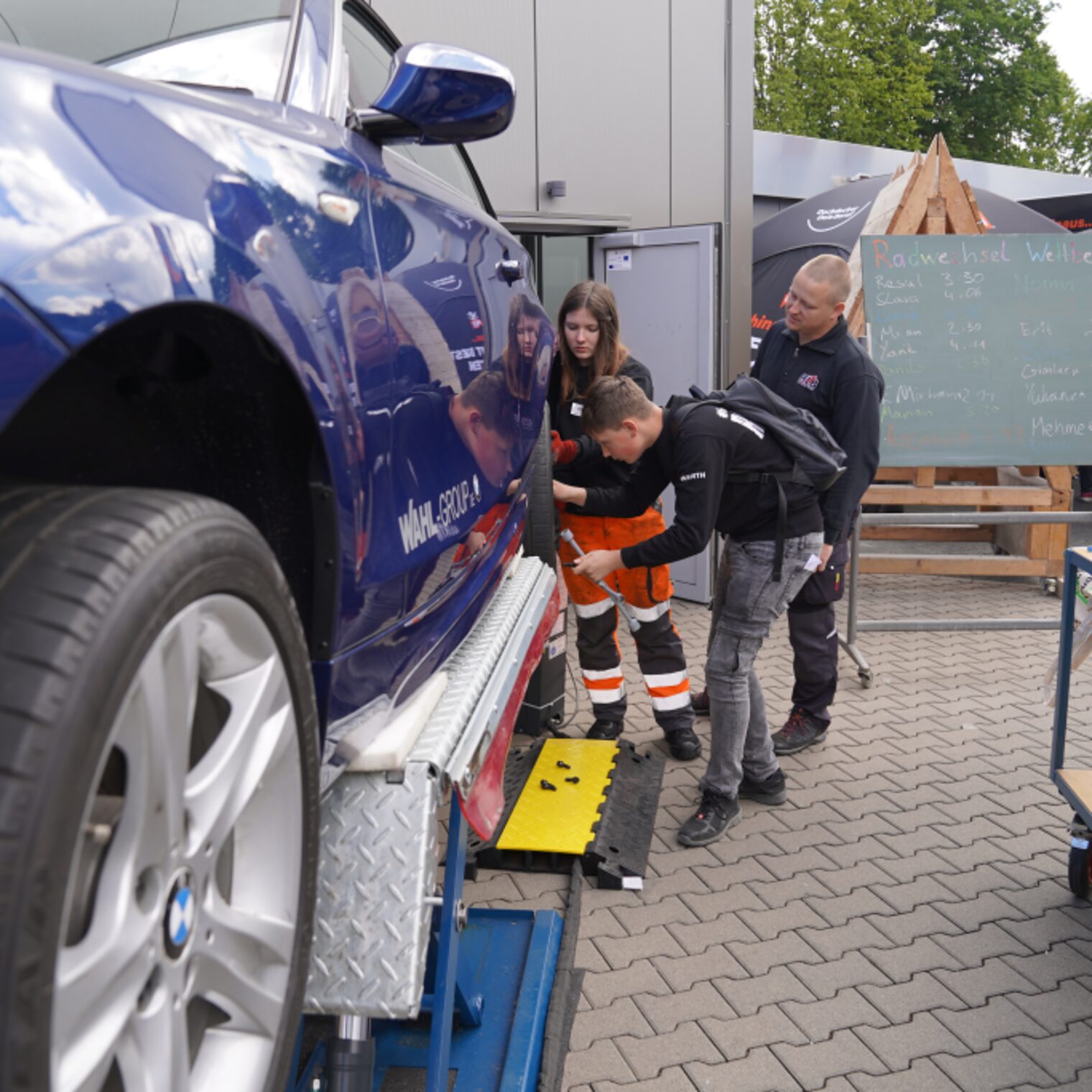 Bilder von der Veranstaltung "Handwerk live" in Wetzlar - sie zeigen Einblicke, welche Aktivitäten in den offenen Werkstätten angeboten wurden. 