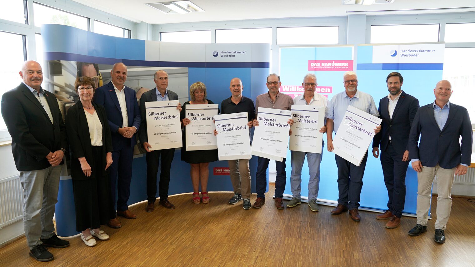 Für 40 Jahre Meisterschaft wurde der Handwerksmeisterin und den Handwerksmeistern der Kreishandwerkerschaft Gießen ihr Silberner Meisterbrief verliehen.