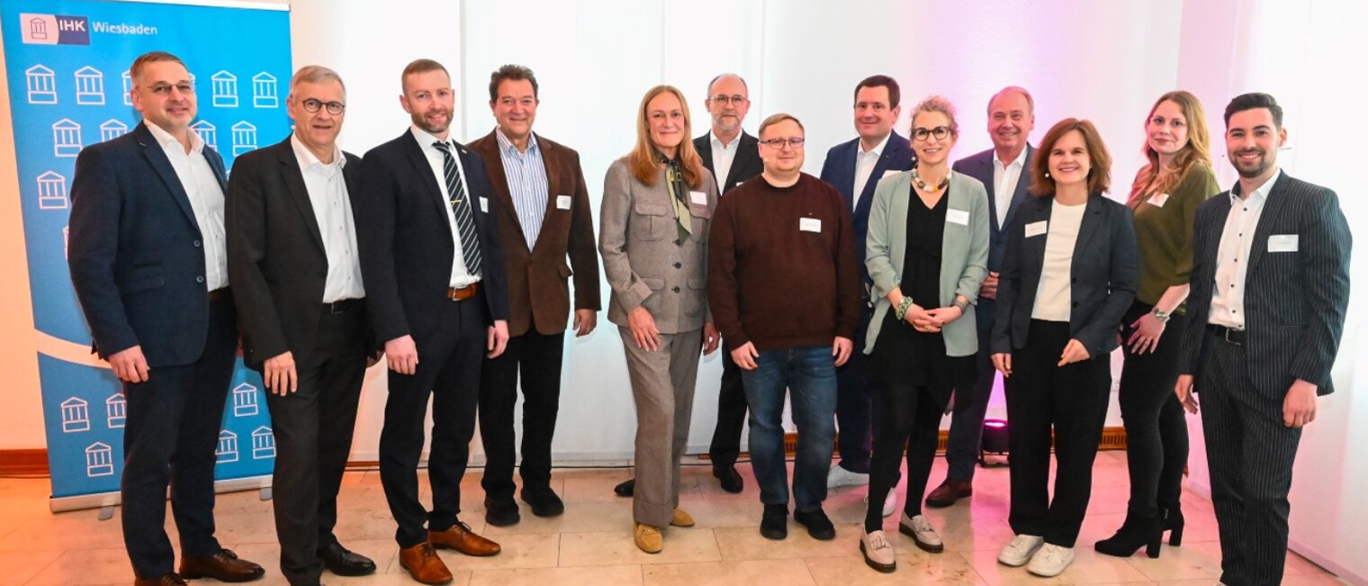 Beteiligte Akteure des Abends aus Wirtschaft und Politik als Gruppenbild