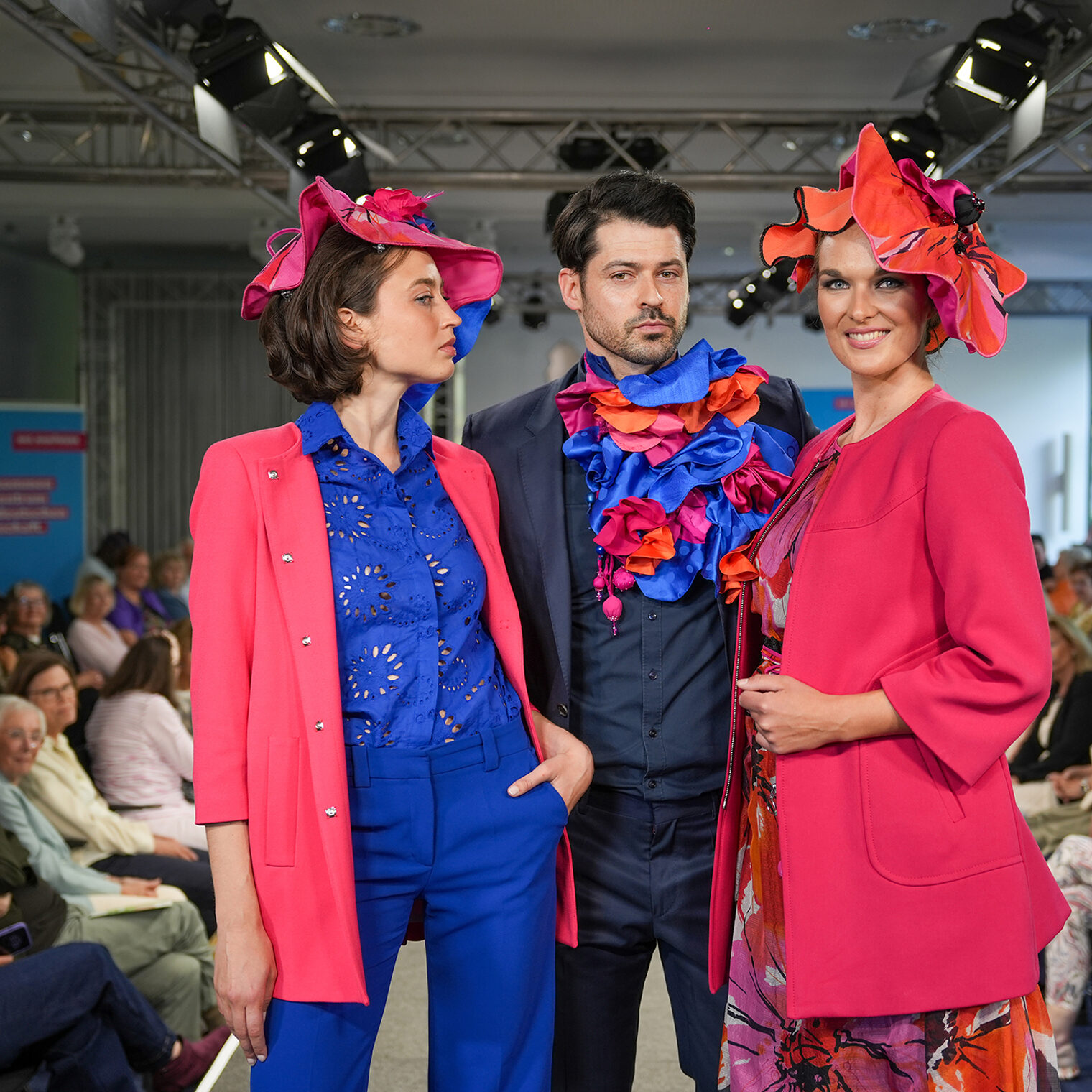 Models mit einer Kreationen von Lara Loca Couture, me. Lara Melanie Renner aus Wiesbaden. 