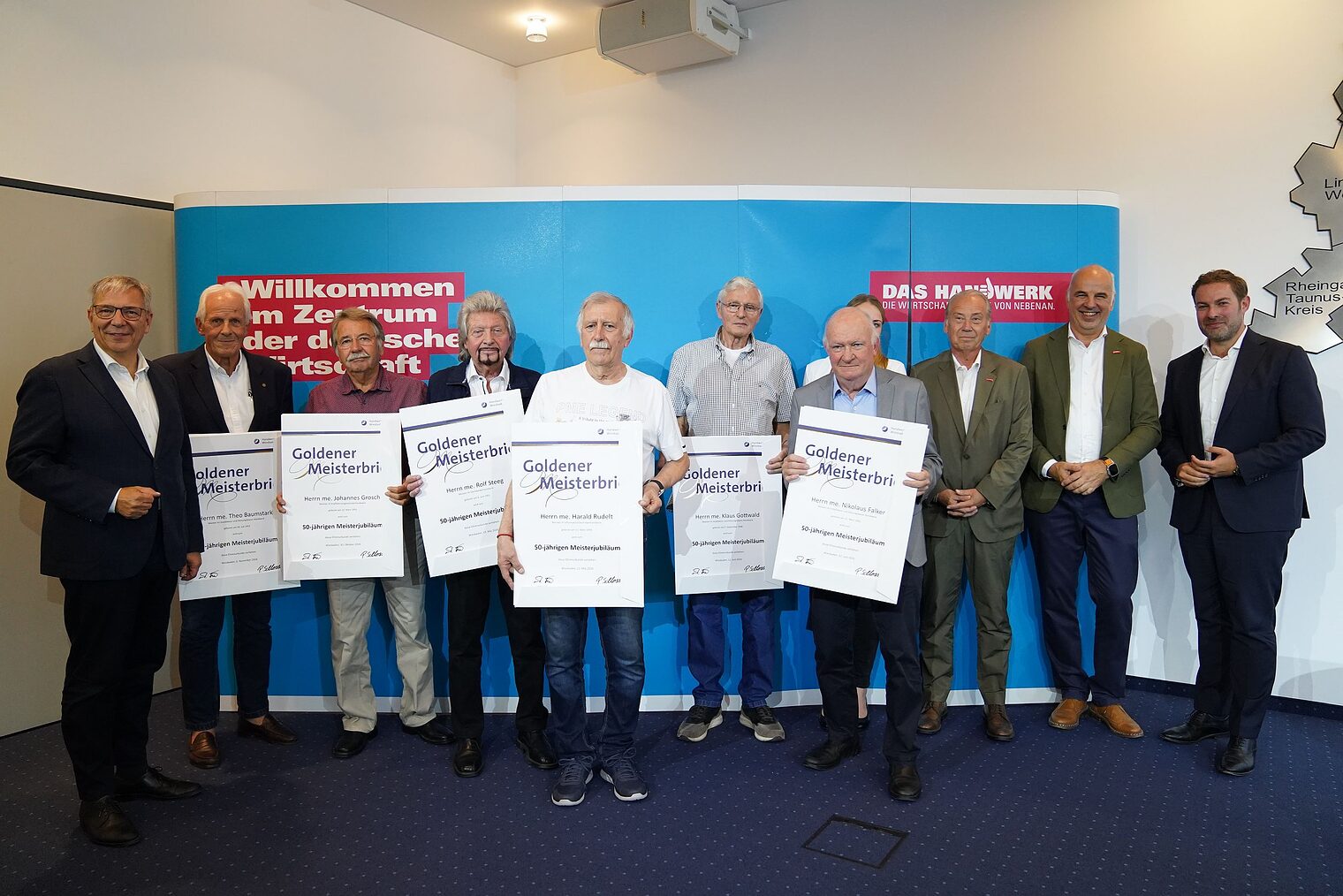 Die Ausgezeichneten 2026 mit dem "Goldenen Meisterbrief" im Gruppenbild