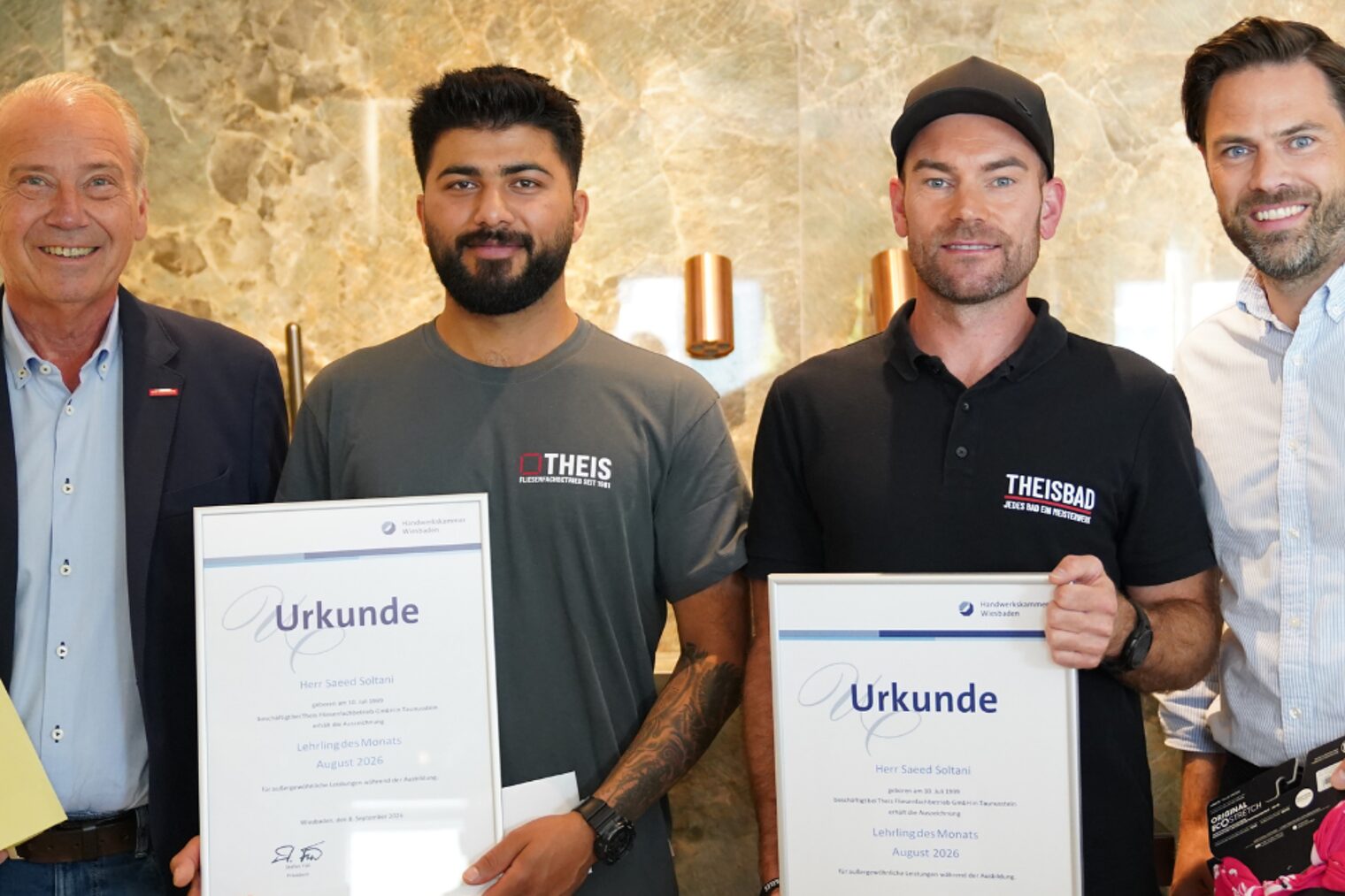Kreishandwerksmeister Holger Balz, Lehrling des Monats Saeed Soltani, Jonas Theis und Pierre Schlosser von der HWK